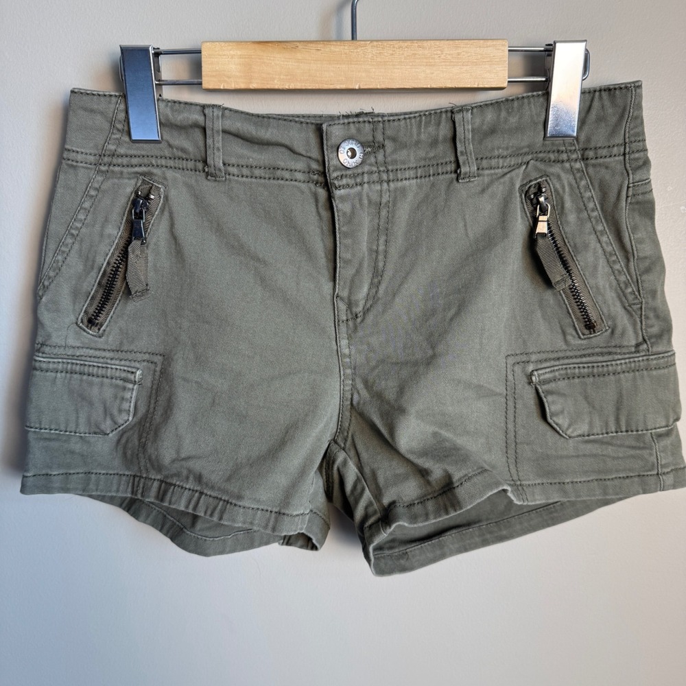Ci Sono Womens Olive Green Cargo Mini Shorts Low Rise Size Small Outdoor Twill